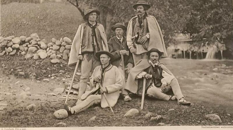 Przewodnicy Tatrzańscy – Wojciech Roj, Szymon Tatar, Jędrzej Wala (+1896), Jędrzej Wala, Maciej Sieczka (+1897) Fotograf – A. Szubert