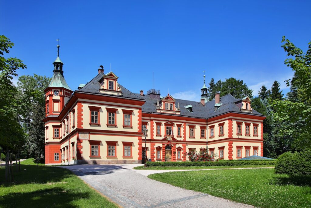 Muzeum Karkonoskie w Jilemnicach - Pałac hrabiego Harracha