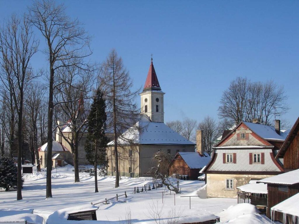 Góry Izerskie Kościół sw. Jan Chrzciciela Hirni Polubny fot. Karel Buchar mapy cz