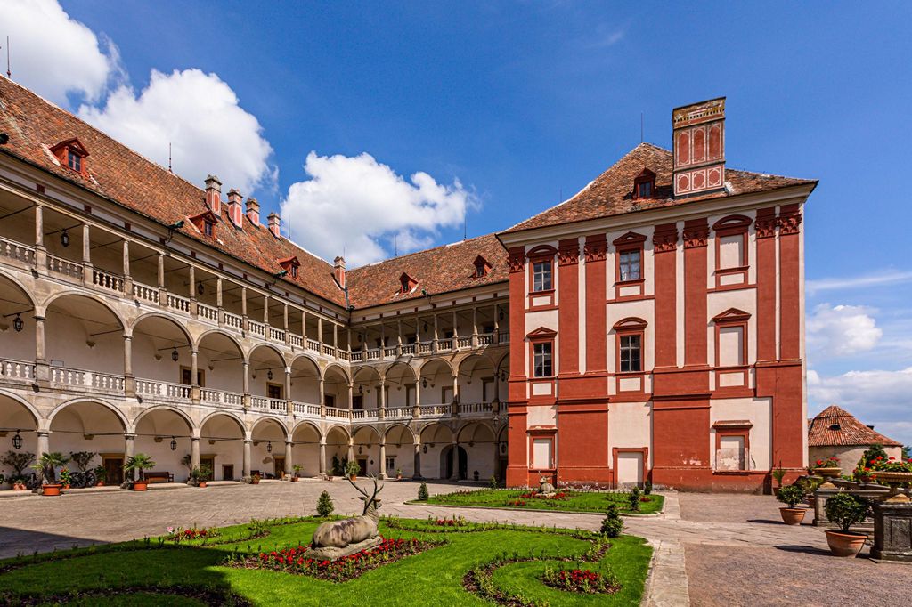 Zamek Opočno fot. Gabriela Uhrova mapy.cz