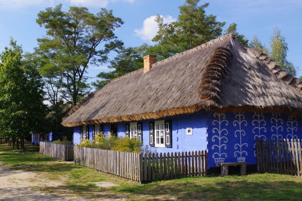 Chałupa ze Złakowa Borowego. fot. skansenmaurzyce pl