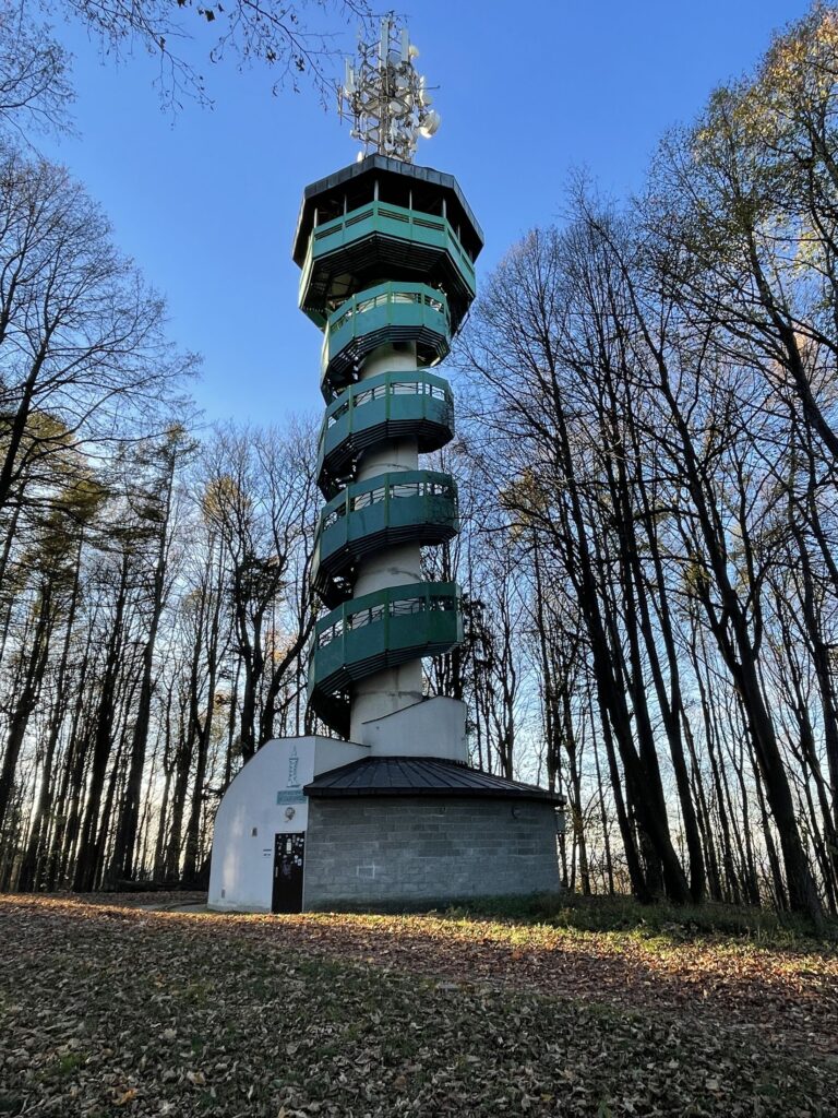 Wieża widokowa na Biaej Górze Kopřivnice i Štramberk (557 m n.p.m.)